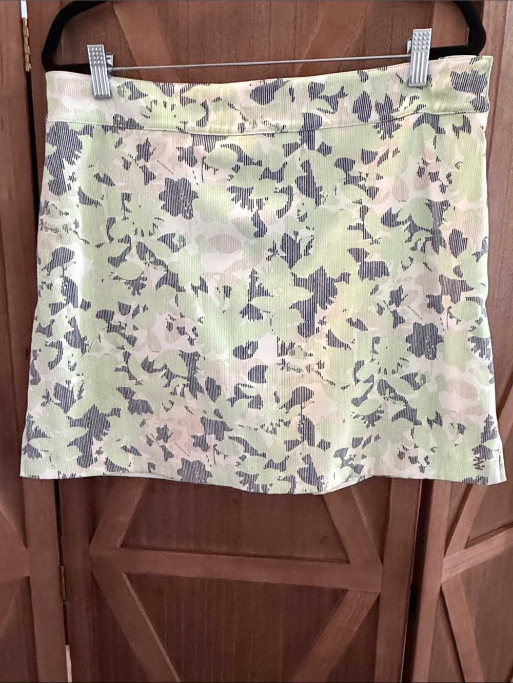 IZOD GOLF Green and Cream Floral Golf Skort SIZE 8